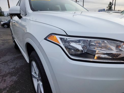 Used 2016 Volvo XC90 T5 Momentum image 31