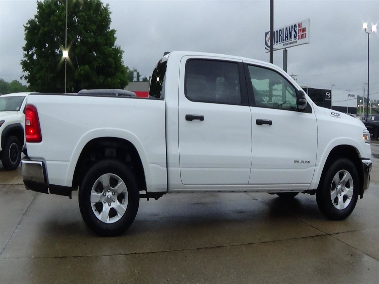 Used 2025 RAM 1500 Big Horn AWD/4WD image 5