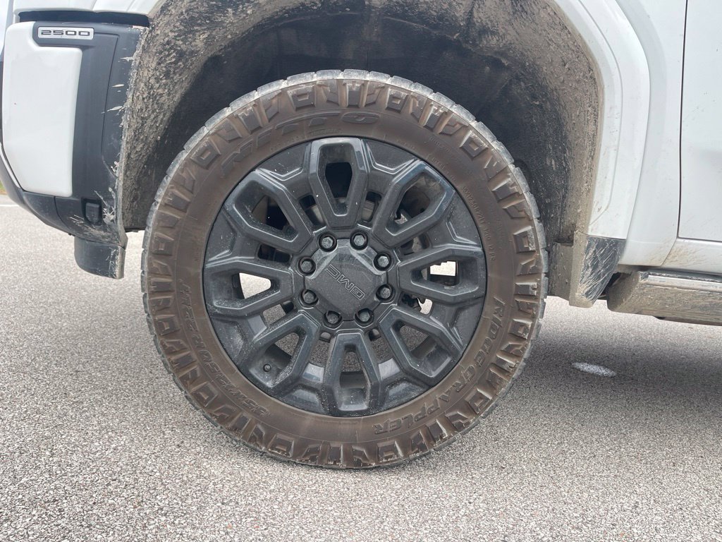 Used 2024 GMC Sierra 2500 Denali Ultimate AWD/4WD image 8