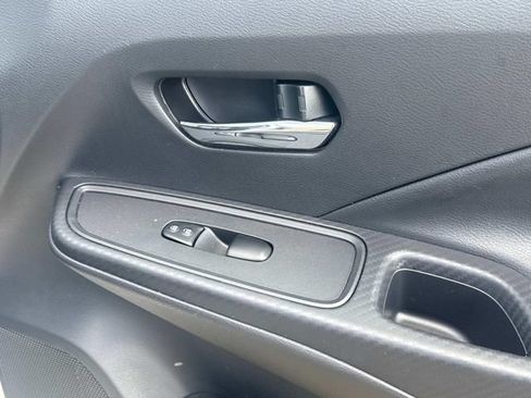Used 2025 Nissan Versa SV FWD image 21
