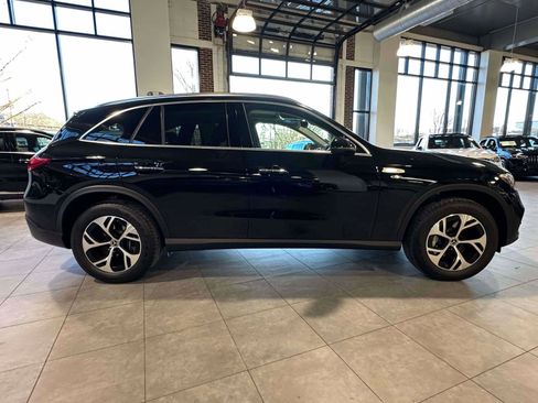 Used 2025 Mercedes-Benz GLC 350e 4MATIC image 5