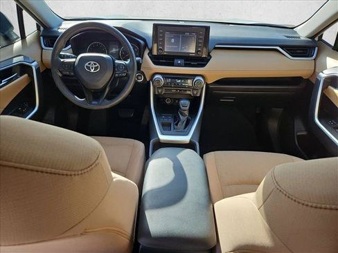 Used 2021 Toyota RAV4 XLE w/ Convenience Package FWD image 17