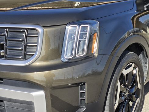 Used 2023 Kia Telluride S w/ S Sunroof Package image 14