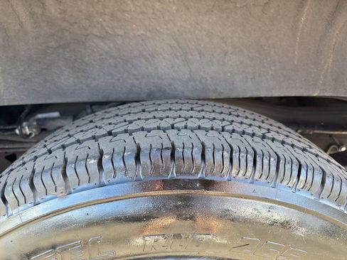 Used 2023 Chevrolet Express 2500 w/ Driver Convenience Package image 28