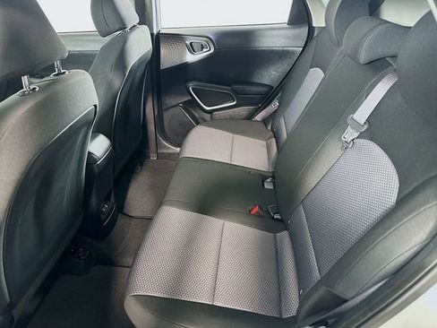 Used 2023 Kia Soul S FWD image 18