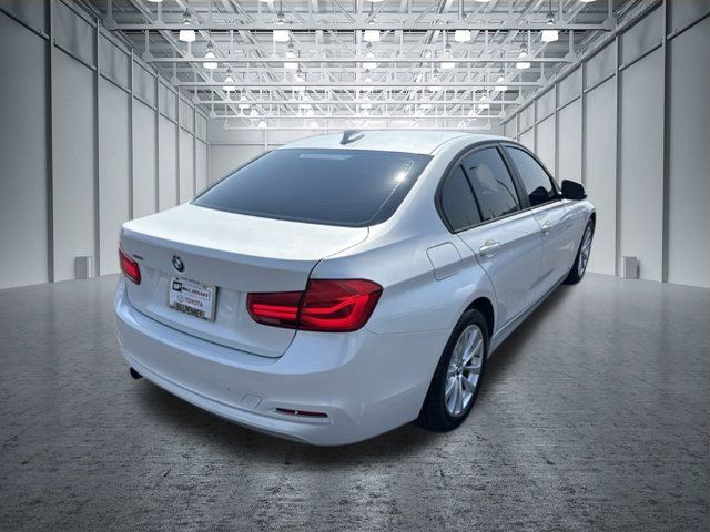 Used 2017 BMW 320i xDrive Sedan AWD/4WD image 5