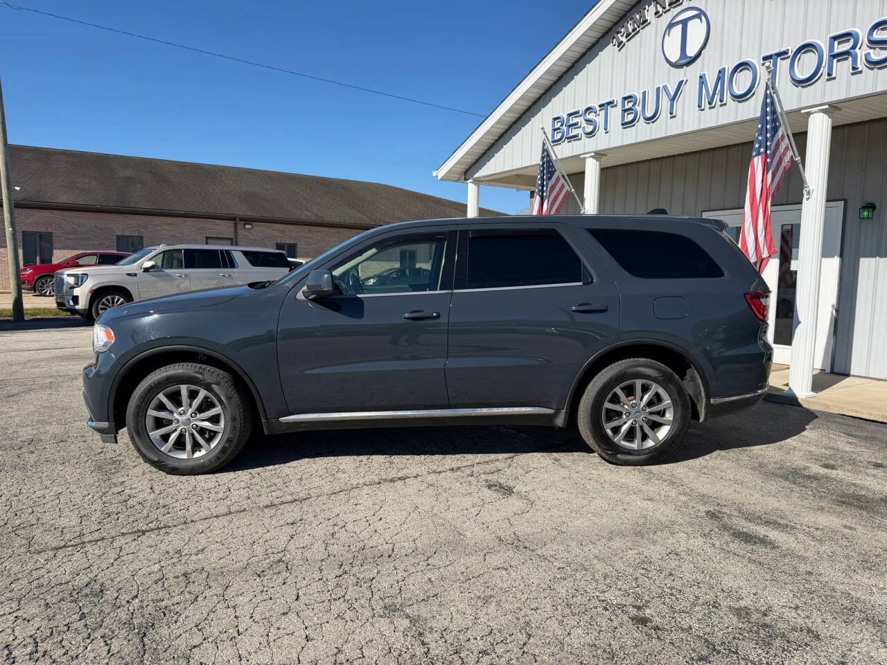 Used 2018 Dodge Durango SXT w/ 3rd Row Seating Group AWD/4WD image 2