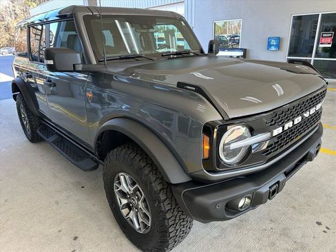 Certified 2025 Ford Bronco Badlands image 10