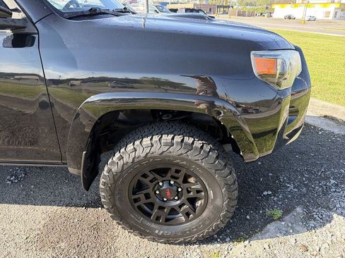 Used 2020 Toyota 4Runner TRD Off-Road Premium w/ Moonroof Package image 4