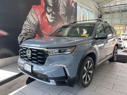 Used 2025 Honda Pilot Elite
