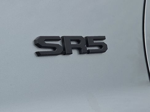 Used 2025 Toyota 4Runner SR5 AWD/4WD image 8