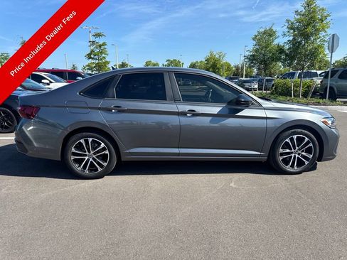 Used 2024 Volkswagen Jetta Sport FWD image 5