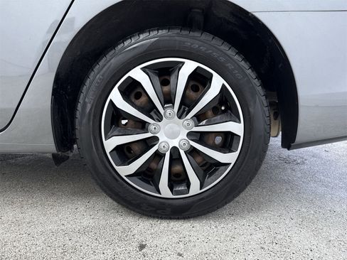 Used 2017 Nissan Sentra S image 41