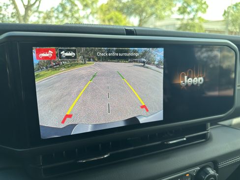 Used 2025 Jeep Wrangler Sahara w/ Safety Group image 21