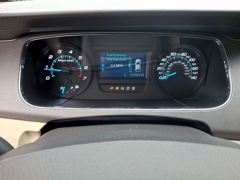 Used 2017 Ford Taurus SE FWD image 13