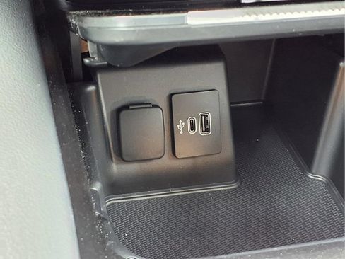 Used 2025 Ford Explorer ST AWD/4WD image 10