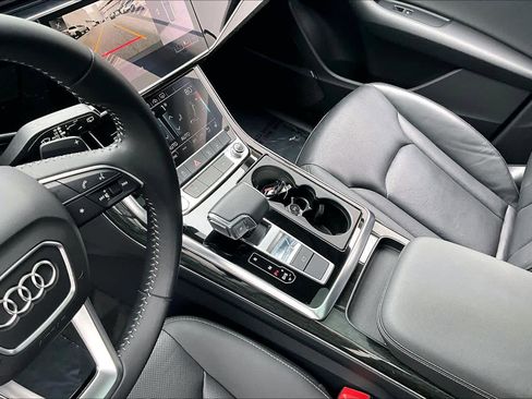 Used 2020 Audi Q8 Premium Plus image 15