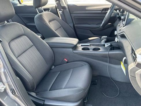 Used 2025 Nissan Altima 2.5 S image 22