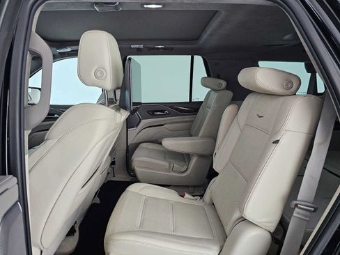 Used 2023 Cadillac Escalade Sport Platinum AWD/4WD image 19