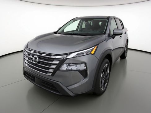 Used 2025 Nissan Rogue SV FWD image 3