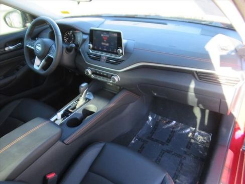 Used 2022 Nissan Altima 2.5 SR image 11