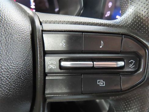 Used 2023 Chevrolet Colorado W/T image 19