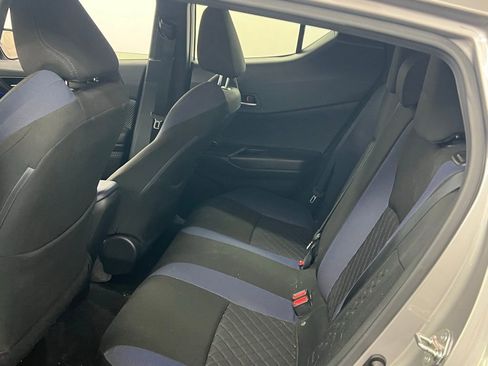 Used 2020 Toyota C-HR XLE image 7