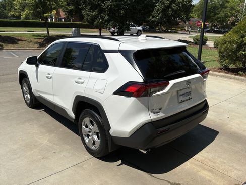 Used 2025 Toyota RAV4 XLE w/ Convenience Package FWD image 8