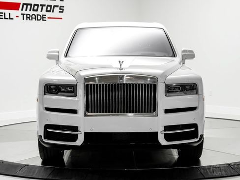 Used 2022 Rolls-Royce Cullinan AWD/4WD image 2