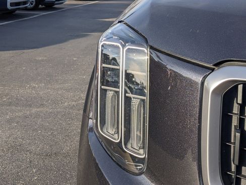 Used 2025 Kia Telluride LX image 8