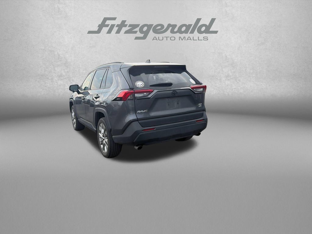 Used 2022 Toyota RAV4 XLE Premium AWD/4WD image 6