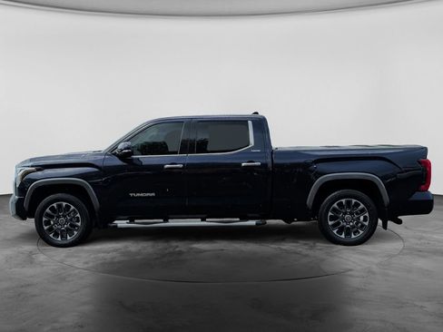 Used 2022 Toyota Tundra Limited w/ Power Package AWD/4WD image 4