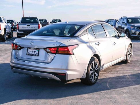 Used 2021 Nissan Altima 2.5 SV FWD image 4
