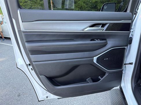 New 2026 Jeep Grand Wagoneer 4WD image 19