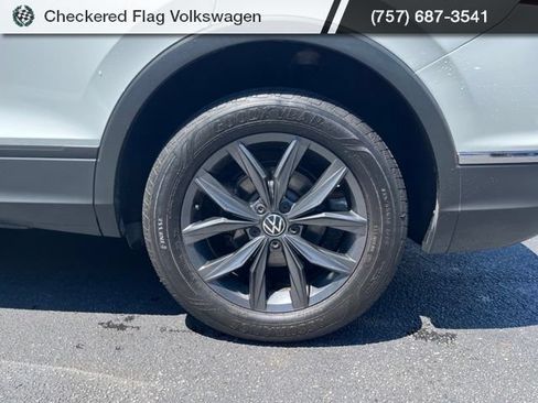 Used 2022 Volkswagen Tiguan SE FWD image 7