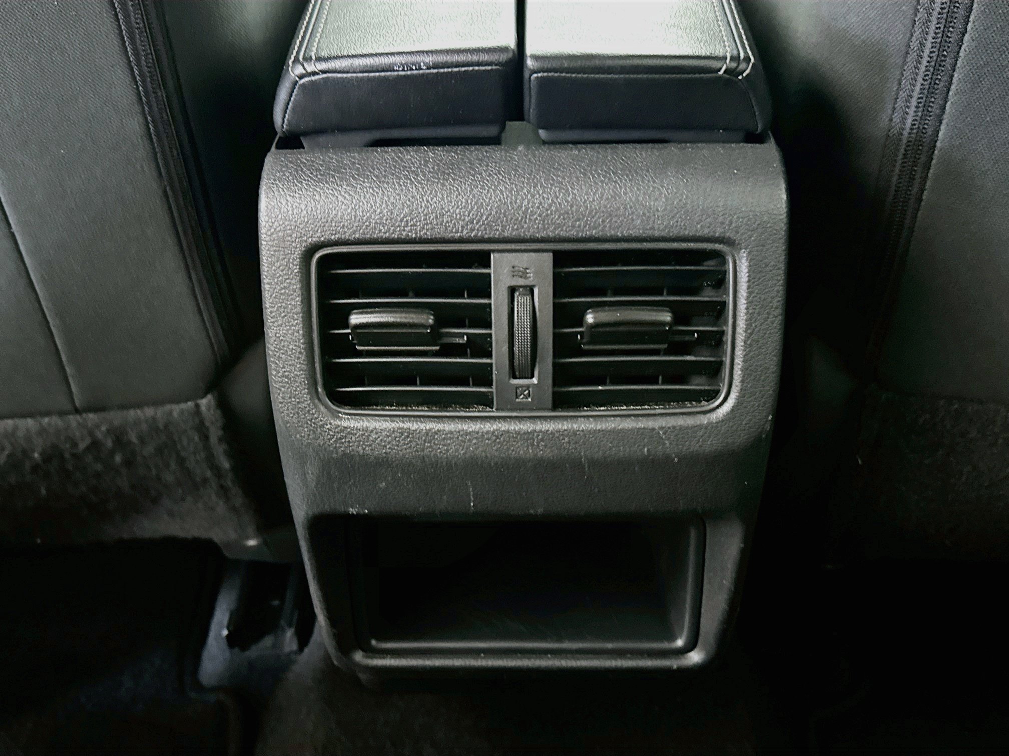 Used 2024 Nissan Rogue S FWD image 28