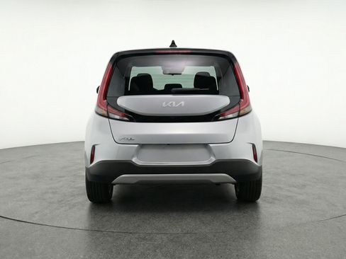 Used 2025 Kia Soul LX w/ LX Technology Package FWD image 7