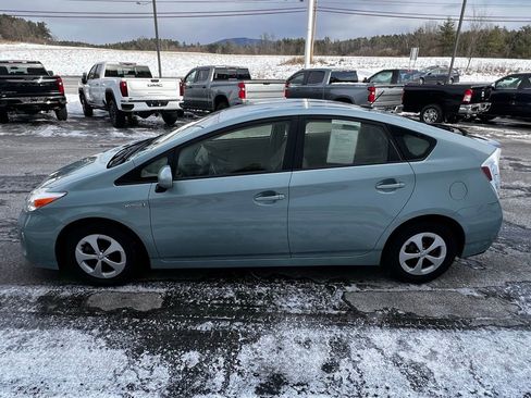 Used 2015 Toyota Prius Four image 2