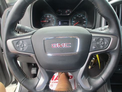 Used 2022 GMC Canyon AT4 w/ Trailering Package AWD/4WD image 9