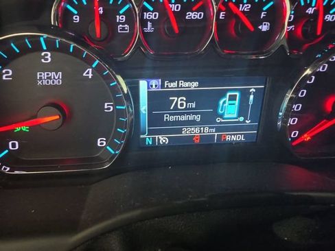 Used 2019 Chevrolet Suburban Premier AWD/4WD image 6