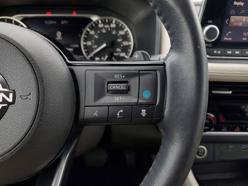 Used 2022 Nissan Rogue SL FWD image 24