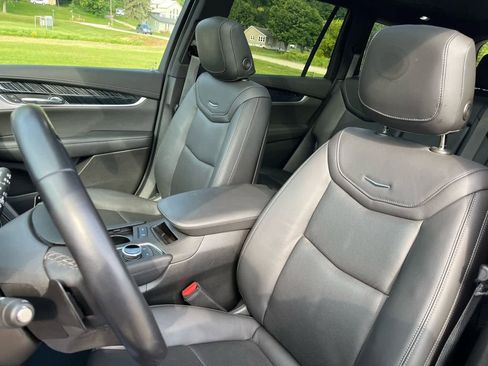 Used 2023 Cadillac XT6 Premium Luxury w/ Technology Package image 28