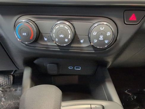 New 2026 Chevrolet Trax LS FWD image 21