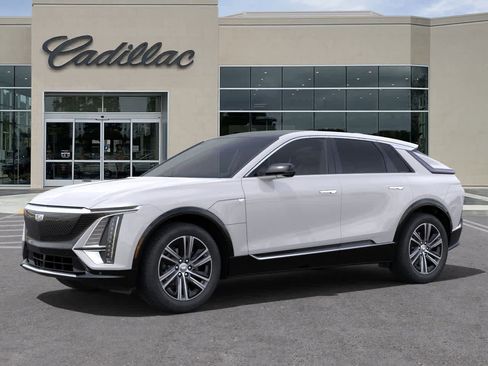 New 2025 Cadillac Lyriq Luxury image 2