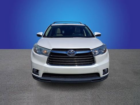 Used 2015 Toyota Highlander XLE FWD image 2