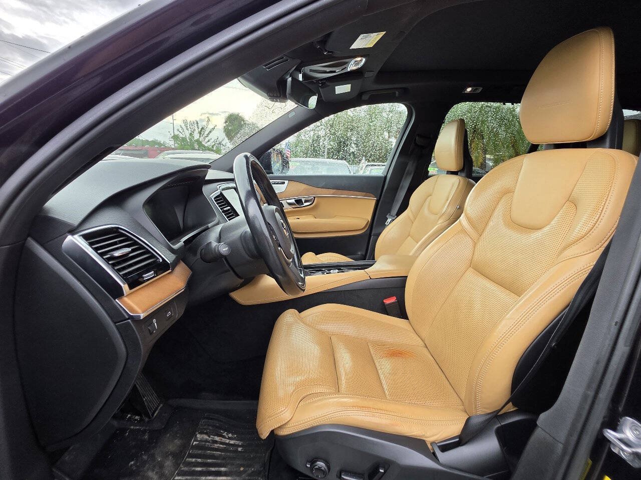 Used 2017 Volvo XC90 T6 Inscription w/ Vision Package AWD/4WD image 9