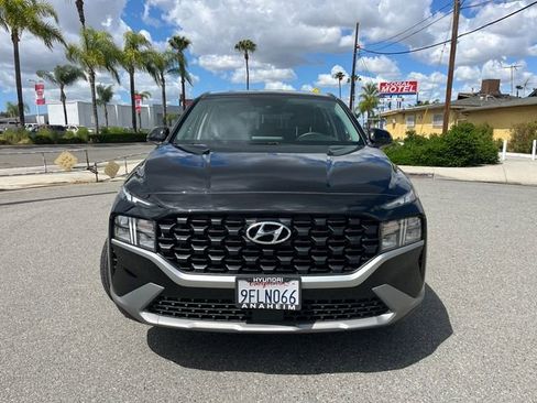 Used 2023 Hyundai Santa Fe SE image 2