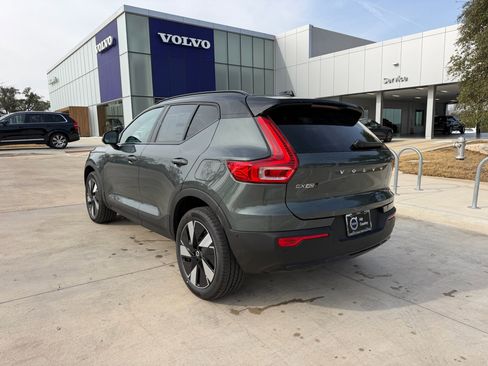 New 2026 Volvo EX40 Plus w/ Protection Package Premier image 4