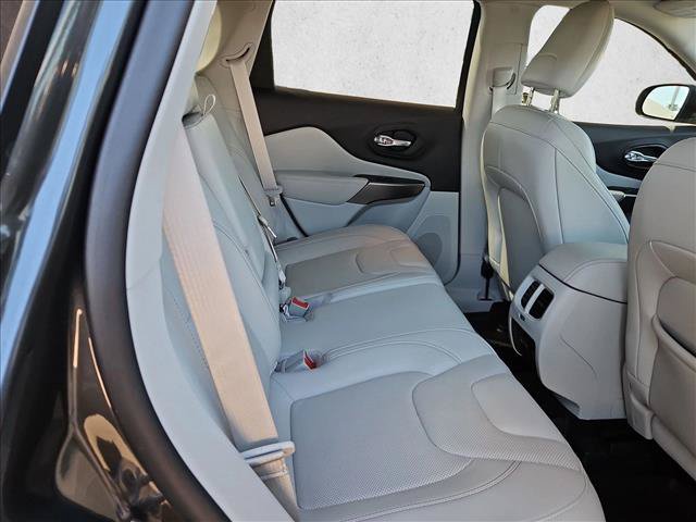 Used 2022 Jeep Cherokee Limited AWD/4WD image 18