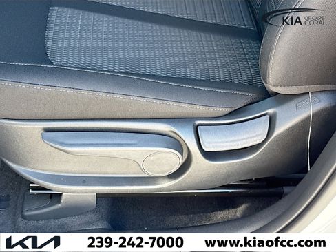 New 2026 Kia Sorento LX FWD image 23